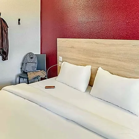 Otel Hotelf1 Le Mans Nord