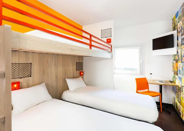 北芒一级方程式酒店 *