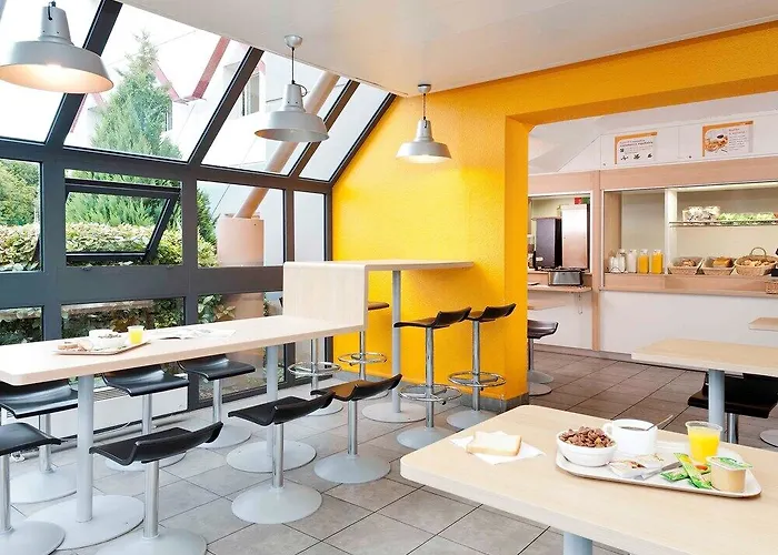 Hotelf1 Le Mans Nord סן-סטורנה